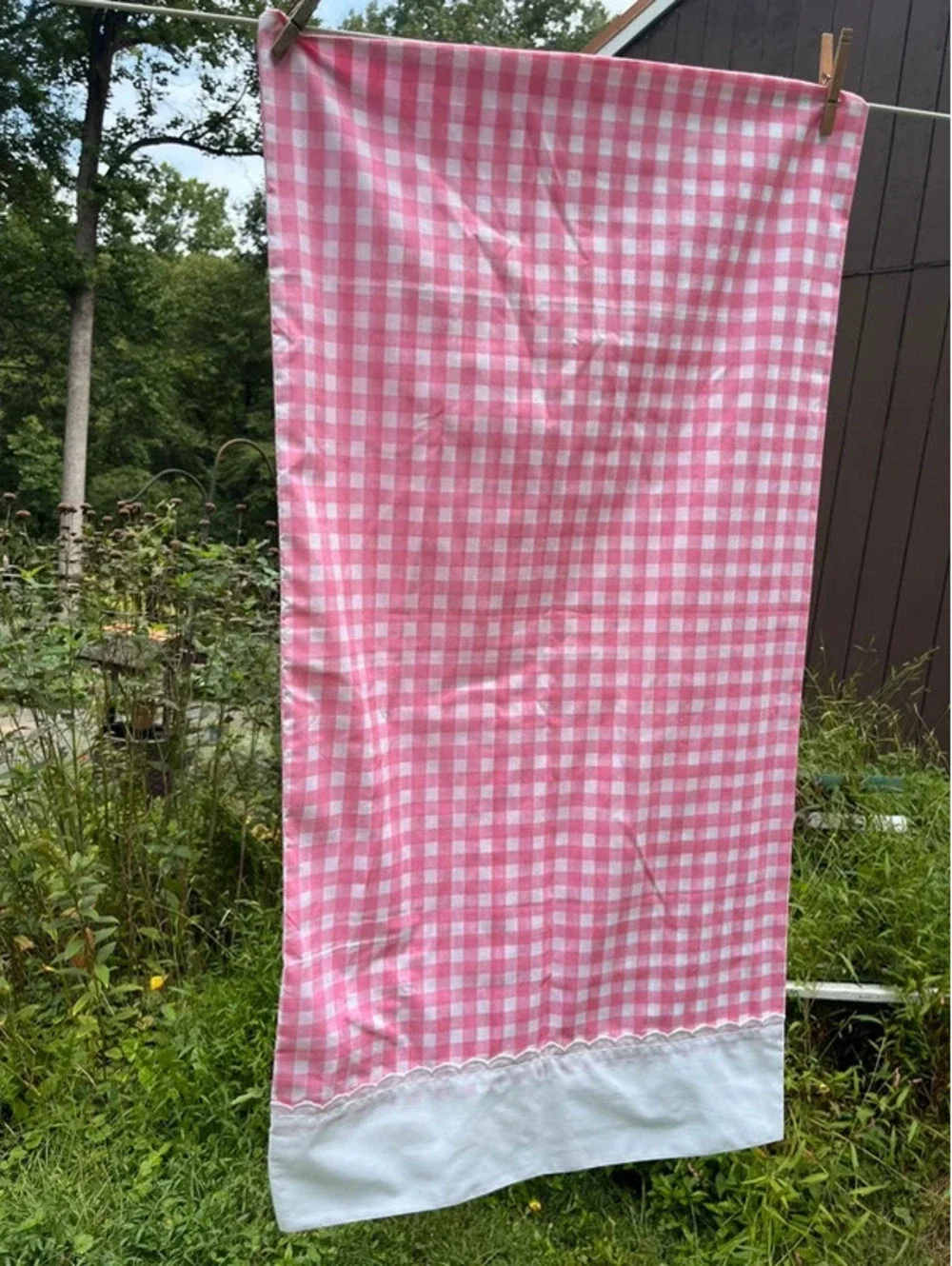 Vintage pink gingham scalloped edge Utica USA cotton/poly king pillowcase granny